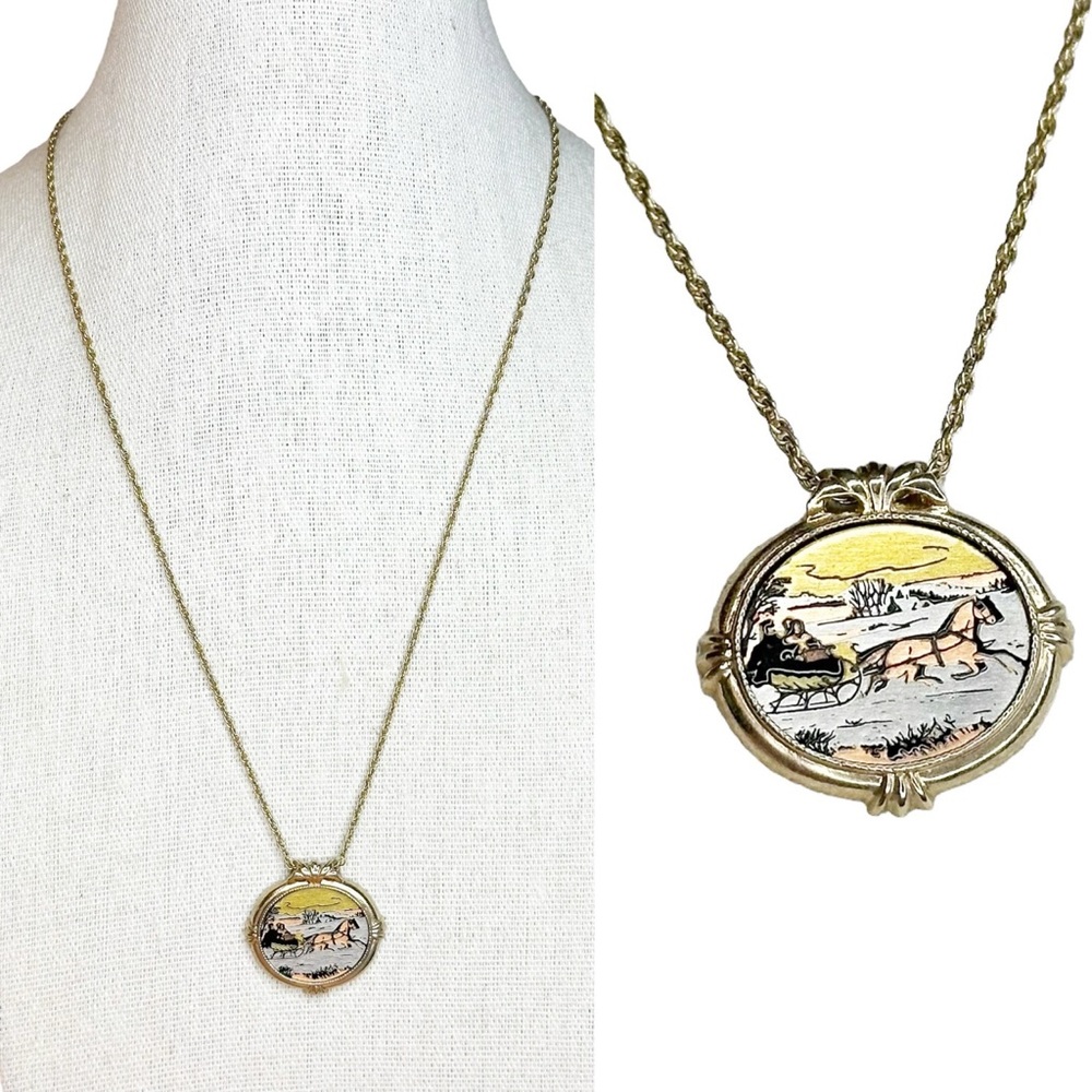 Avon Country Christmas 1982 Vintage Horse Metallic Portrait Necklace